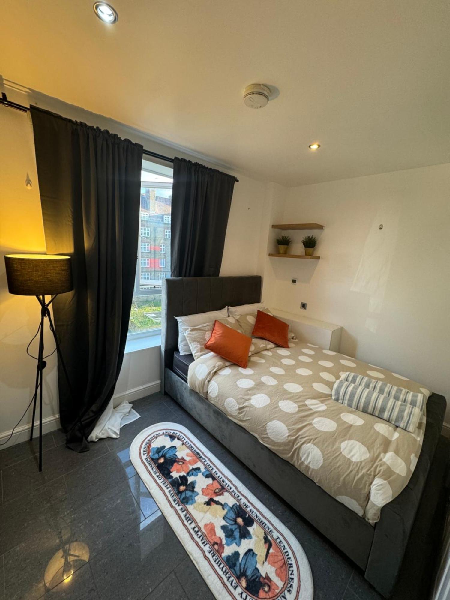 Cosy Luxurious Room In The Heart Of London Exterior photo